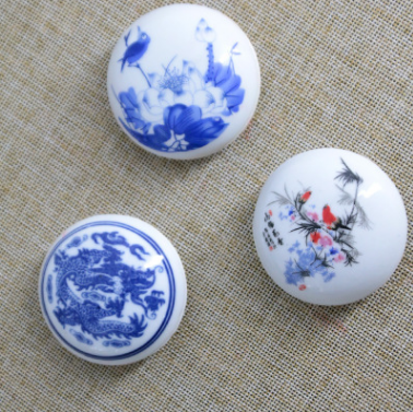 印泥批發(fā)與文化傳承 青花瓷盒篆刻印泥在書畫教學中的應用